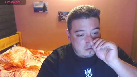Snapshot of francoisroy chatting on 03/02/26, 12:35 Juan online show from 03/02/26, 12:35