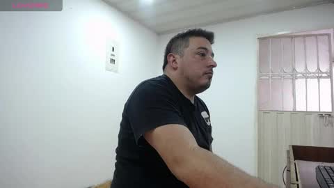 Snapshot of francoisroy chatting on 04/27/26, 04:27 Juan online show from 04/27/26, 04:27