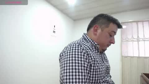 Snapshot of francoisroy chatting on 04/30/26, 09:19 Juan online show from 04/30/26, 09:19