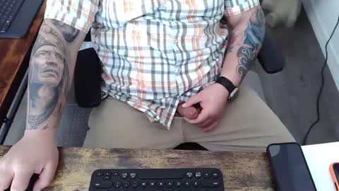 Snapshot of frank1107 chatting on 09/30/25, 06:24 Frank online show from 09/30/25, 06:24