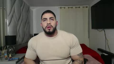 frank_foxx1 online show from 12/14/25, 03:12