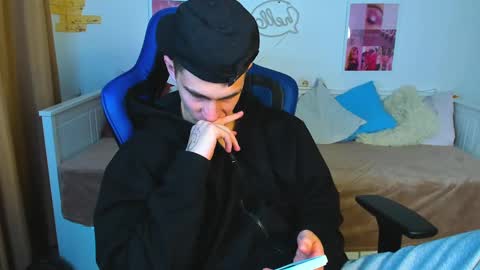 Frank online show from 02/18/25, 09:54