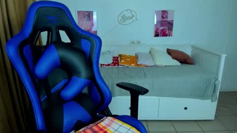 Frank online show from 10/12/25, 04:22