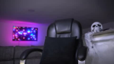 Frank Farrell. Hey remember to give me a thumbs up Ty online show from 10/24/25, 11:12