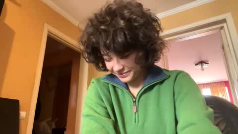 Snapshot of frankreyne chatting on 11/05/25, 08:58 Lily online show from 11/05/25, 08:58