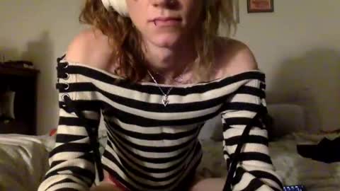 Snapshot of franny_4ever chatting on 11/28/25, 04:59 Fever online show from 11/28/25, 04:59