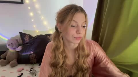 Snapshot of franny_fresh chatting on 04/19/26, 08:13 franny_fresh online show from 04/19/26, 08:13