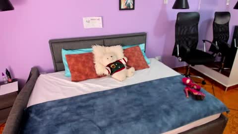 Fransheska online show from 05/01/26, 11:59