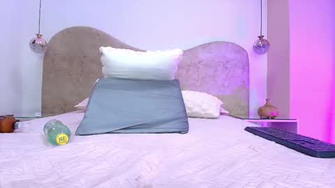 FRANYELY online show from 11/13/25, 07:24