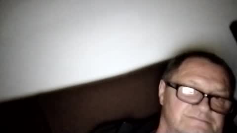 Snapshot of frauenfeind1 chatting on 11/11/25, 01:11 Wolfi online show from 11/11/25, 01:11