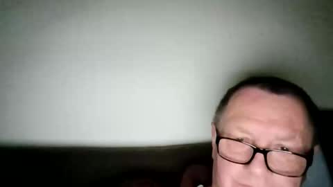 Snapshot of frauenfeind1 chatting on 03/29/26, 07:30 Wolfi online show from 03/29/26, 07:30