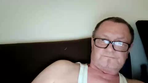 Snapshot of frauenfeind1 chatting on 04/01/26, 07:31 Wolfi online show from 04/01/26, 07:31