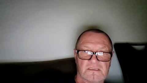 Snapshot of frauenfeind1 chatting on 05/21/26, 07:26 Wolfi online show from 05/21/26, 07:26