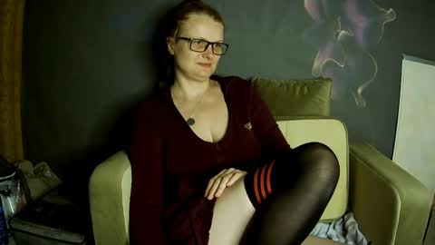 Snapshot of frauket chatting on 09/09/25, 11:48 FrauKet online show from 09/09/25, 11:48