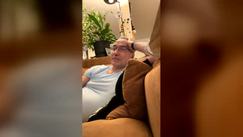 Snapshot of fravka chatting on 03/06/26, 11:23 fravka online show from 03/06/26, 11:23