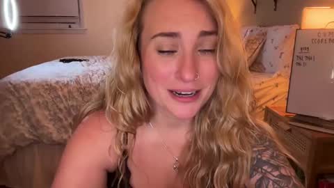 Snapshot of frayfitz chatting on 03/02/26, 05:08 Fray online show from 03/02/26, 05:08