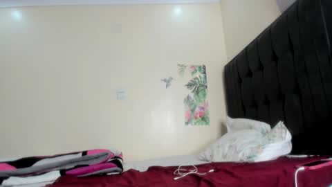 Snapshot of freaky_bad_girl chatting on 03/06/25, 09:03 Sandra online show from 03/06/25, 09:03