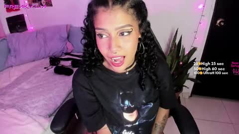 Lia Gomez online show from 02/24/25, 11:52