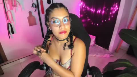 Lia Gomez online show from 05/16/26, 02:19