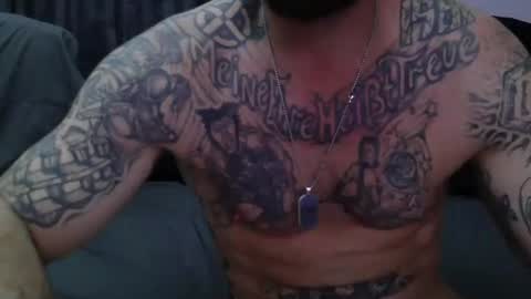 Snapshot of freakyirishcple chatting on 12/15/24, 06:40 Freakyirishcple online show from 12/15/24, 06:40