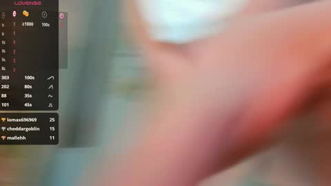 Snapshot of freckle_diyana chatting on 02/08/25, 03:52 Diyana online show from 02/08/25, 03:52