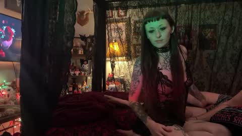 Snapshot of frecklefacefreak chatting on 12/14/25, 09:52 Bambi online show from 12/14/25, 09:52