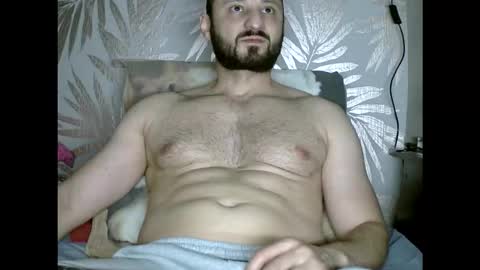 Snapshot of fred4games77 chatting on 11/14/25, 03:44 fred online show from 11/14/25, 03:44