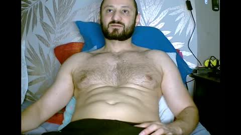 Snapshot of fred4games77 chatting on 12/19/25, 01:07 fred online show from 12/19/25, 01:07