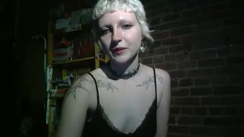 Lily Red online show from 05/02/26, 08:14