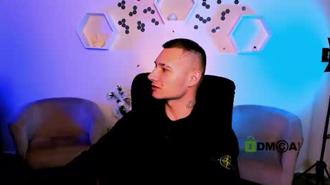 Snapshot of fred_strong chatting on 11/21/25, 09:30 Freddy online show from 11/21/25, 09:30