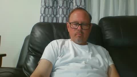 Snapshot of freddieknuck chatting on 04/10/26, 05:34 Just Fred online show from 04/10/26, 05:34