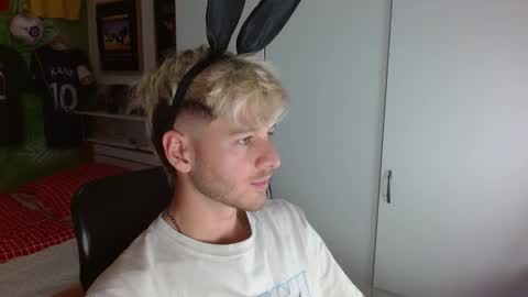 Frederick Perin online show from 10/31/25, 02:07