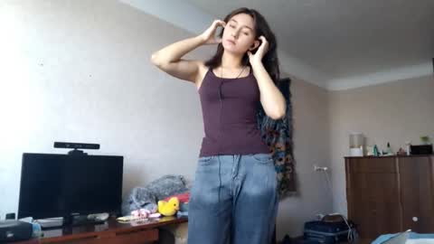 Mia online show from 10/27/25, 08:29