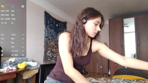 Mia online show from 10/31/25, 09:21