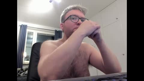 Snapshot of fredrik386959 chatting on 01/12/25, 05:54 Fredrik online show from 01/12/25, 05:54