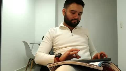 Snapshot of fredy_hunks chatting on 07/30/26, 03:33 Fredy online show from 07/30/26, 03:33