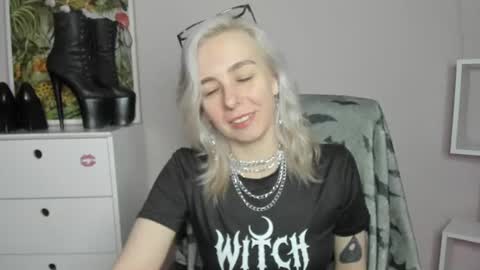 Snapshot of freeanne chatting on 06/17/26, 06:38 Anne online show from 06/17/26, 06:38