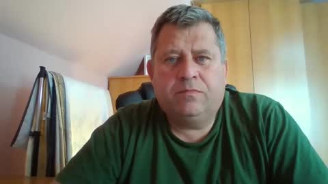 freeboy80180 online show from 09/18/25, 02:41