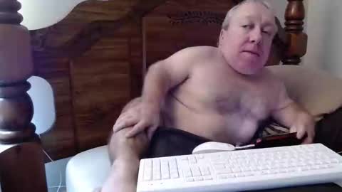 Cute Lil Man online show from 11/29/25, 08:50