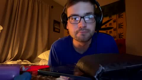 Snapshot of freezeskiii chatting on 09/16/25, 03:40 freezeskiii online show from 09/16/25, 03:40