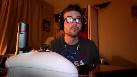 Snapshot of freezeskiii chatting on 09/18/25, 02:13 freezeskiii online show from 09/18/25, 02:13