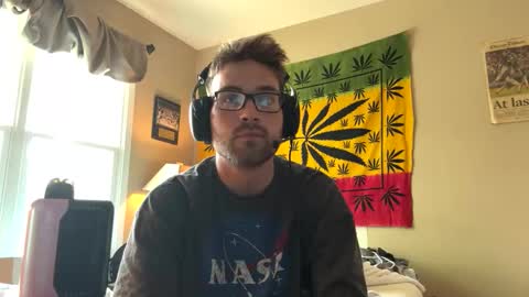 Snapshot of freezeskiii chatting on 09/22/25, 07:05 freezeskiii online show from 09/22/25, 07:05