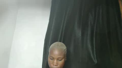 frekkymorelle online show from 02/17/25, 07:04