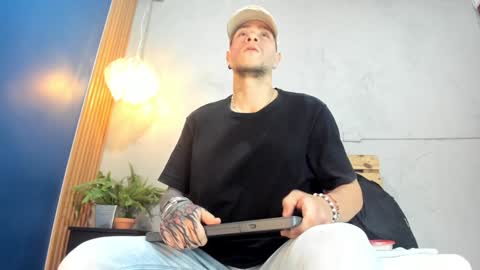 Xavier online show from 01/15/25, 01:12