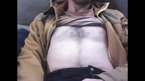 Snapshot of frencheeboy chatting on 11/29/25, 07:06 frencheeboy online show from 11/29/25, 07:06