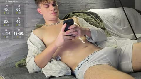 Snapshot of fresh_b1ood chatting on 04/01/26, 08:50 Alex or Andrzej online show from 04/01/26, 08:50