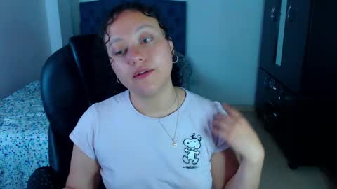Snapshot of freud_x_louise1 chatting on 04/15/26, 11:06 Louise online show from 04/15/26, 11:06