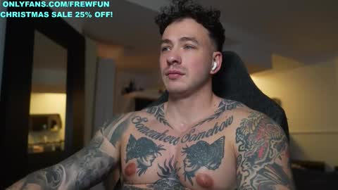 Snapshot of frewfun chatting on 11/26/25, 09:16 cameron online show from 11/26/25, 09:16