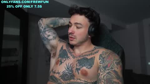 Snapshot of frewfun chatting on 12/03/25, 01:02 cameron online show from 12/03/25, 01:02