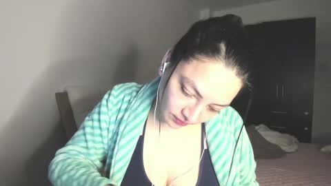 Snapshot of freya_shaik_ chatting on 02/21/25, 03:01 freya_shaik_ online show from 02/21/25, 03:01